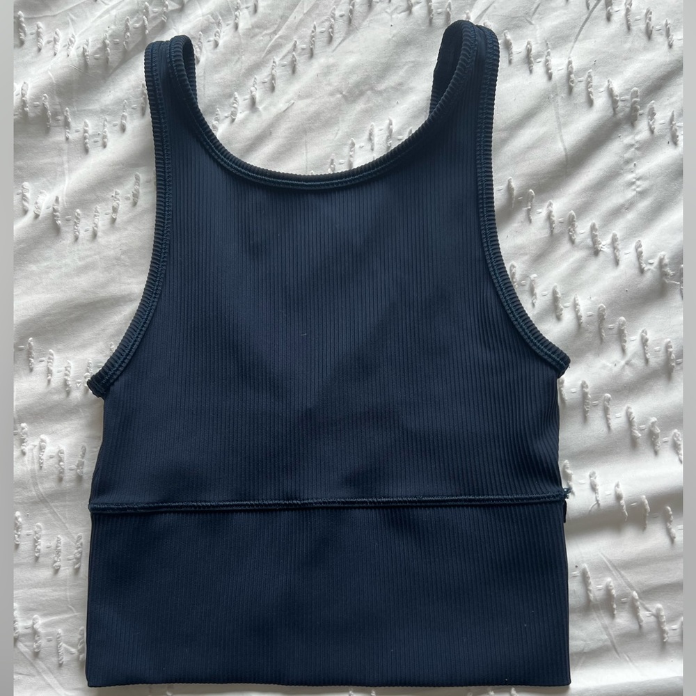 Navy size 2 lulu tank🧡